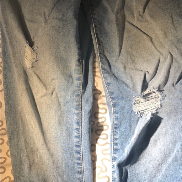 Light washed jeans - Picture 2 of 3